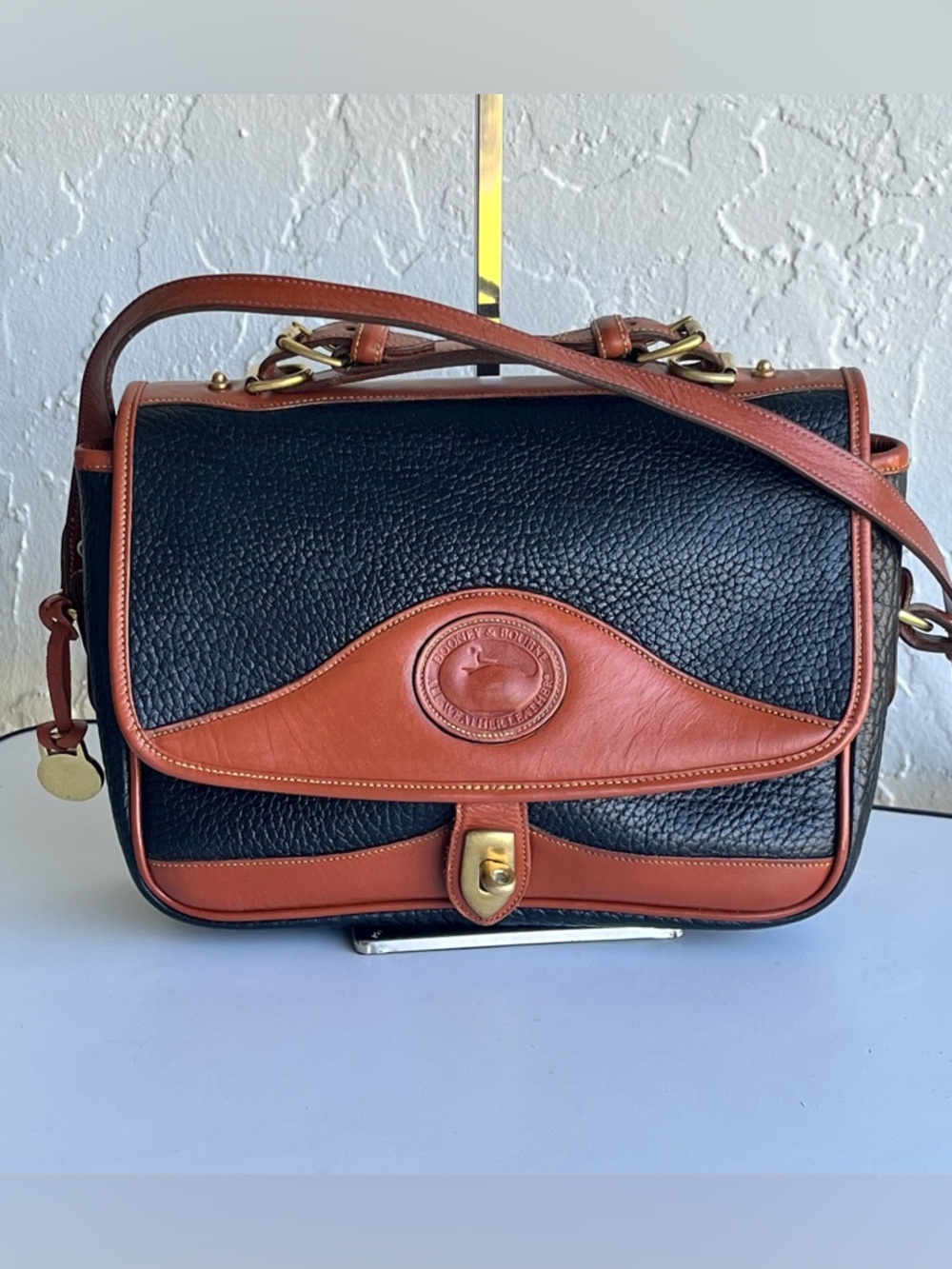 VINTAGE DOONEY AND BOURKE LARGE CARRIER BLACK